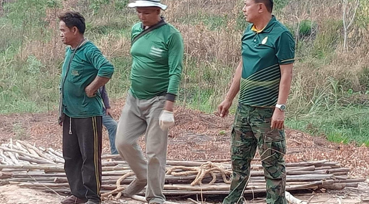 ลงพื้นที่ช่วยเหลือประชาชนเนื่องจากรถอีแต๋นพลิกพลิกคว่ำ