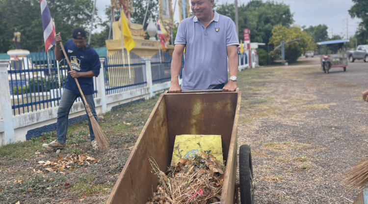 ลงพื้นที่ปรับภูมิทัศน์ทำความสะอาดบริเวณหน้าเทศบาลตำบลจระเข้หิน