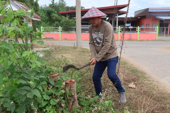 ลงพื้นที่ปรับภูมิทัศน์หมู่ที่ 8