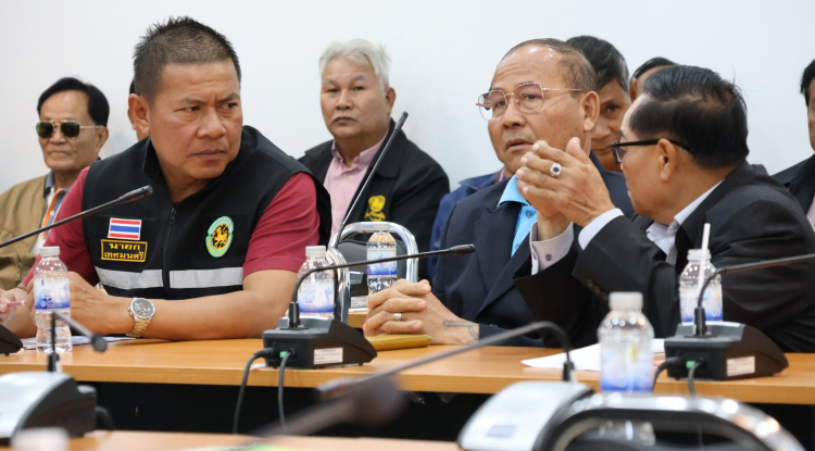 ประชุมเรื่องการส่งน้ำเพื่ออุปโภคบริโภค เพื่อบรรเทาความเดือดร้อนของประชาชนที่ประสบปัญหาขาดแคลนน้ำเพื่ออุปโภคบริโภค