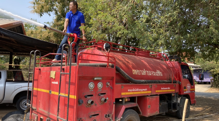 ลงพื้นที่ระงับเหตุเพลิงไหม้เพื่อไม่ให้ลุกลามเข้ามาในสวนและบ้านชาวบ้าน ณ บ้านจระเข้หินหมู่ที่ 2 ตำบลจระเข้หิน