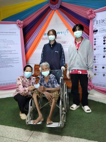 ลงพื้นที่นำผู้ป่วยติดเตียงติดต่อทำบัตรประจำตัวประชาชนในกรณีบัตรสูญหาย