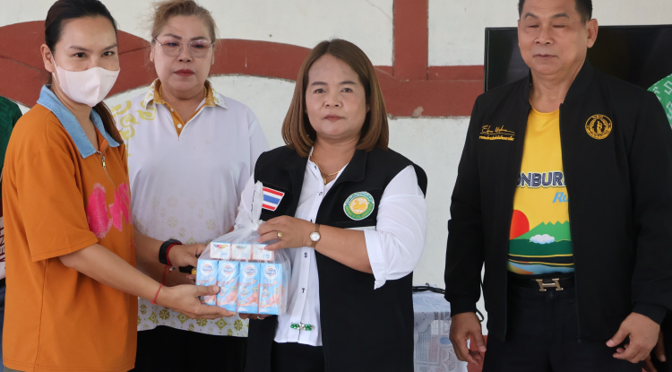 โครงการกินกอดเล่นเล่าเฝ้าดูพัฒนาการ 