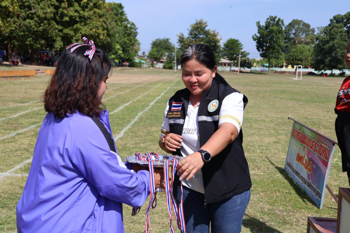 พิธีเปิดกีฬาสีภายในโรงเรียนชุมชนจระเข้หิน(สังฆ์คุรุประชาฯ) 
