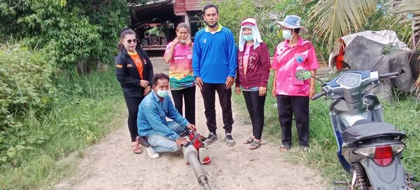 ลงพื้นที่พ่นหมอกควันกำจัดยุงเพื่อควบคุมโรคไข้เลือดออก