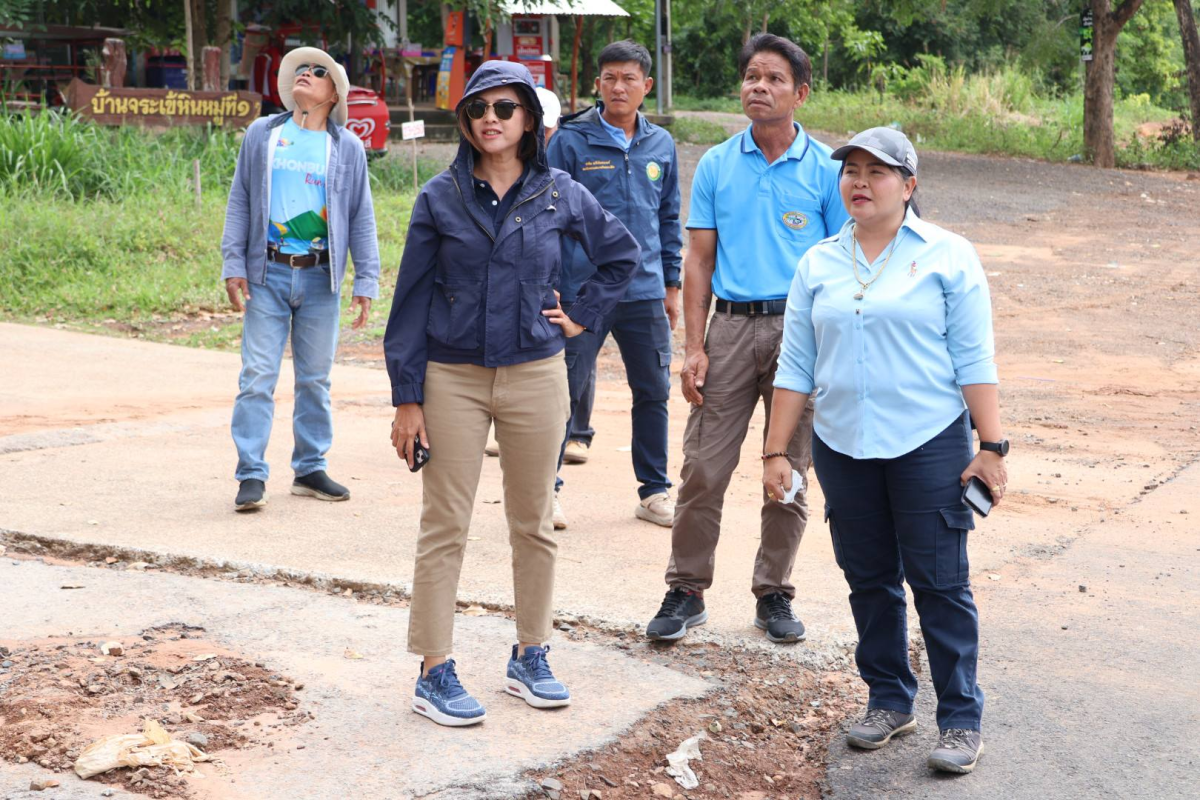 งพื้นที่หาวิธีแก้ไขปัญหาจุดเสี่ยงอันตรายในการใช้รถใช้ถนนเพื่อปรับปรุงภูมิทัศน์พัฒนาไหล่ทางไ