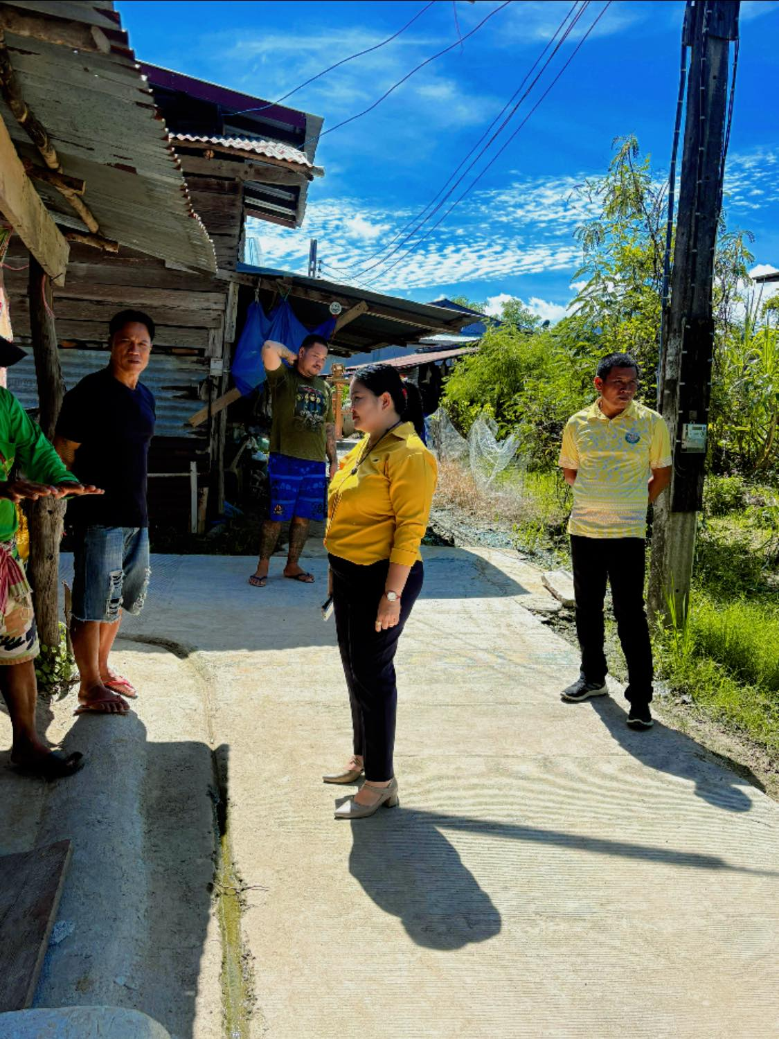 ลงพื้นเพื่อรับฟังปัญหาน้ำขังของประชาชน ตามที่ประชาชนได้แจ้งมายังเทศบาลตำบลจระเข้หิน