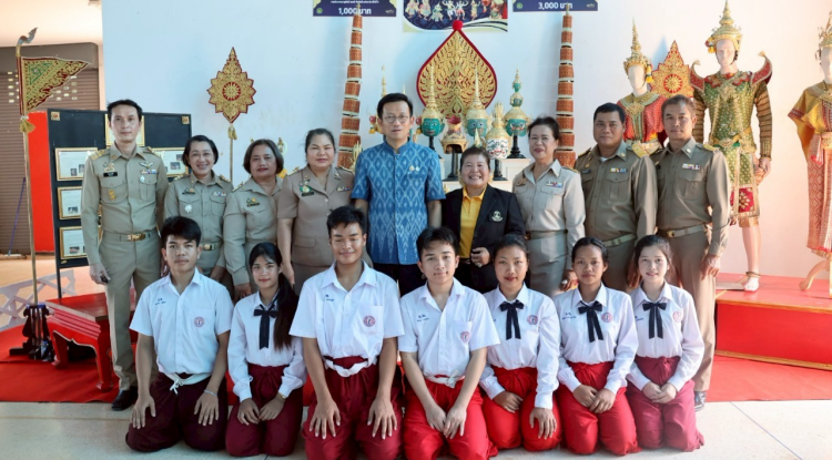 โครงการสร้างเสริมความจงรักภัคดีต่อสถาบัน บำบัดทุกข์ บำรุงสุข สร้างรอยยิ้มให้ประชาชน 