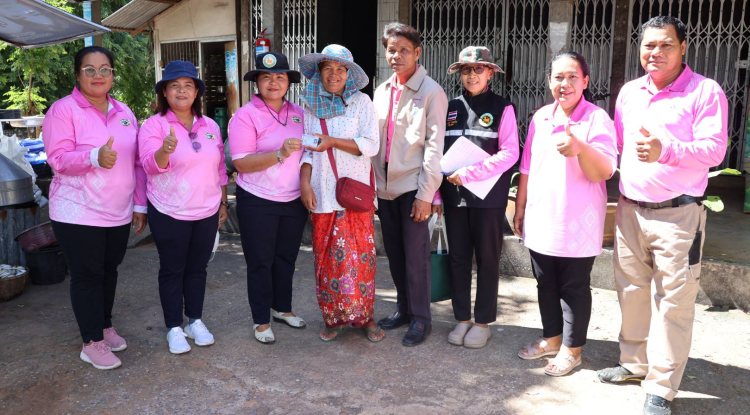 ลงพื้นที่มอบบัตรประจำตัวคนพิการให้แก่ผู้พิการ 