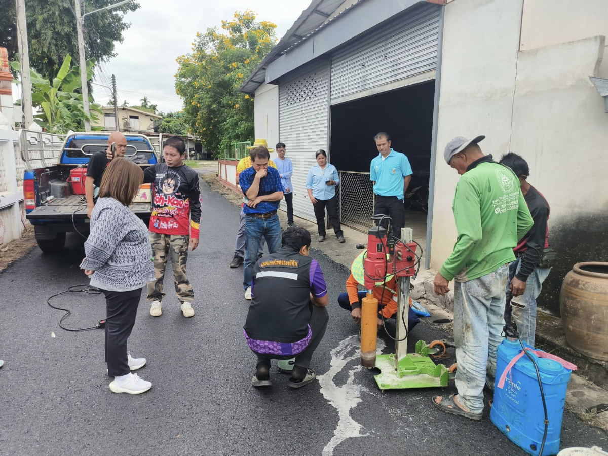 ลงพื้นที่ตรวจสอบความเรียบร้อยก่อนตรวจรับงานจ้างการซ่อมแซมและปรับปรุงผิวทางที่ชำรุดให้ดียิ่งขึ้น ณ หมู่ที่ 1 ตำบลจระเข้หิน อำเภอครบุรี จังหวัดนครราชสีมา 