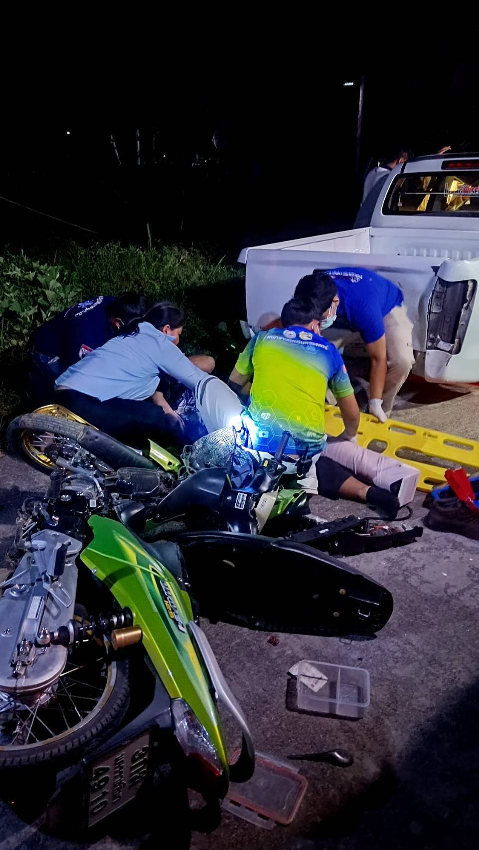 ลงพื้นที่ช่วยเหลือประชาชนซึ่งเกิดอุบัติเหตุทางท้องถนนพร้อมนำตัวส่งโรงพยาบาลครบุรี 