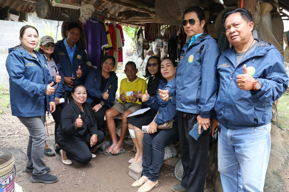 ลงพื้นที่มอบบัตรประจำตัวคนพิการให้แก่ผู้พิการ ณ เขตเทศบาลตำบลจระเข้หิน 