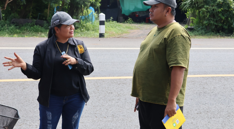 ลงพื้นที่ช่วยเหลือประชาชนซึ่งเกิดอุบัติเหตุทางท้องถนนพร้อมนำตัวส่งโรงพยาบาลครบุรี 