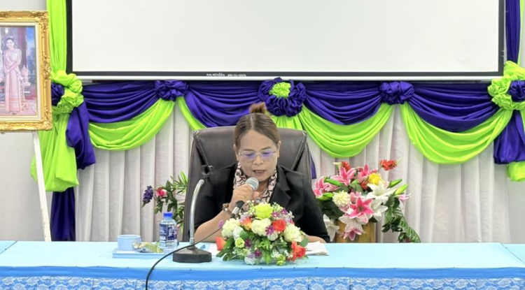 การประชุมคณะกรรมการพิจารณาคัดเลือกสื่อการเรียนการสอน วัสดุการศึกษาและเครื่องเล่นพัฒนาการเด็กปฐมวัย ศูนย์พัฒนาเด็กเล็กชุมชนจระเข้หิน และศูนย์พัฒนาเด็กเล็กบ้านไผ่ ณ อาคาร 2 ชั้น 2 สำนักงานเทศบาลตำบลจระเข้หิน