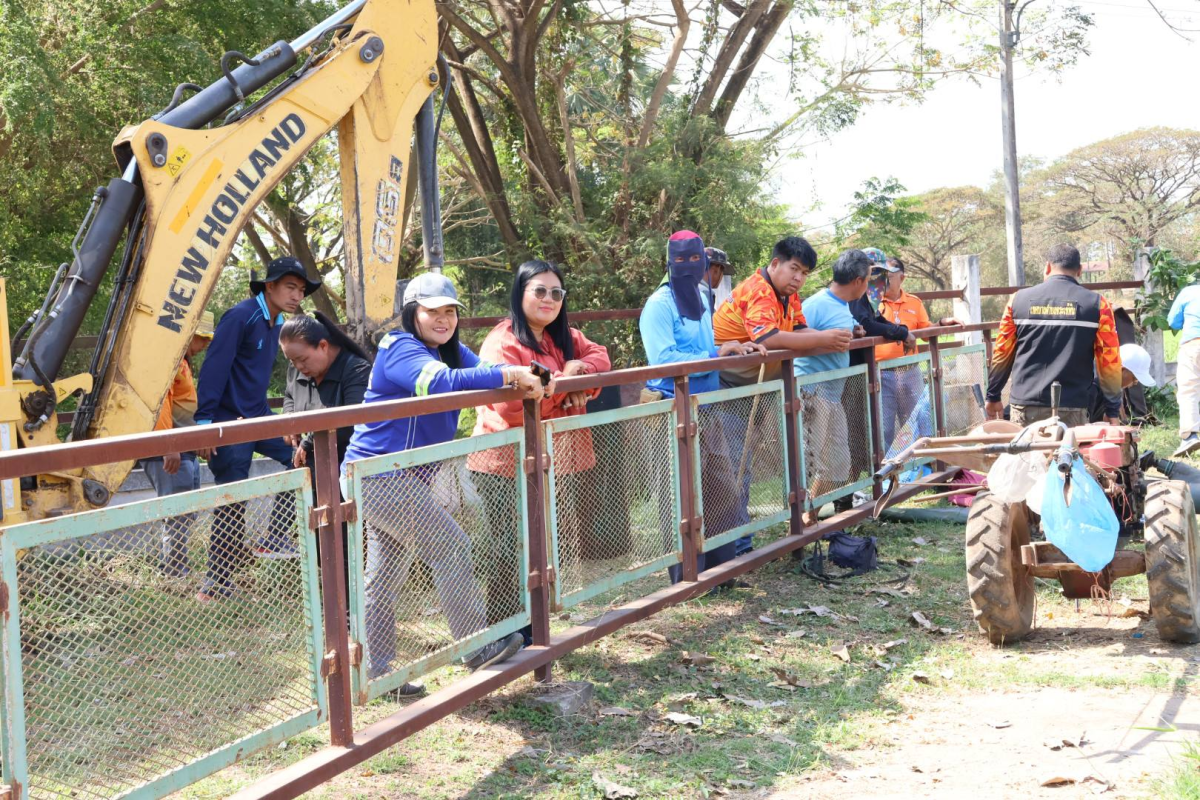 ลงพื้นที่ปรับภูมิทัศน์และแก้ไขปัญหาน้ำเสียบริเวณคลองสวนสาธารณะ 