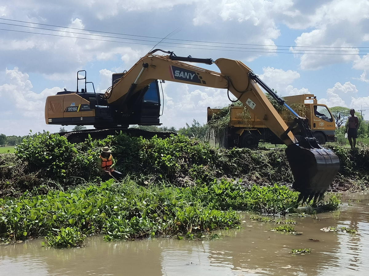 ลงพื้นที่ปรับภูมิทัศน์กําจัดวัชพืชน้ำบริเวณฌาปนสถานตำบลจระเข้หิน ณ ฌาปนสถานตำบลจระเข้หิน ตำบลจระเข้หิน อำเภอครบุรี จังหวัดนครราชสีมา 